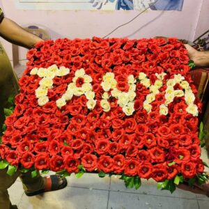 200 red roses box with customize name