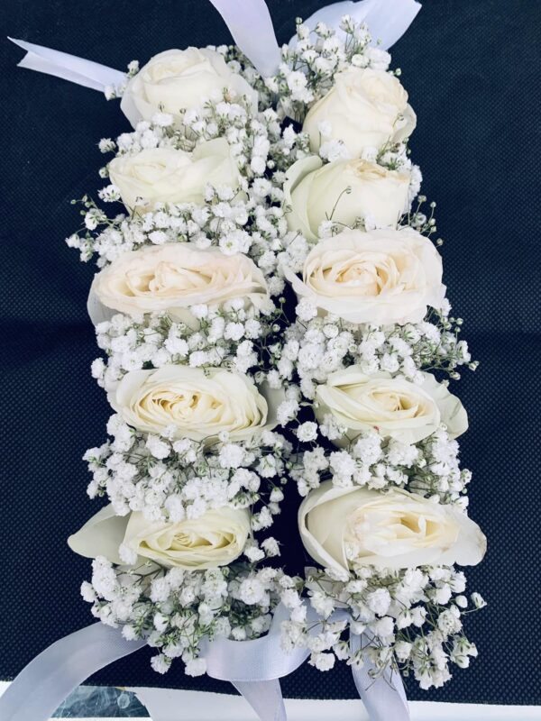 white roses baby breath kangan