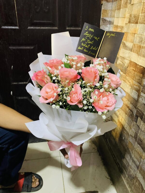 pink roses mini bouquet