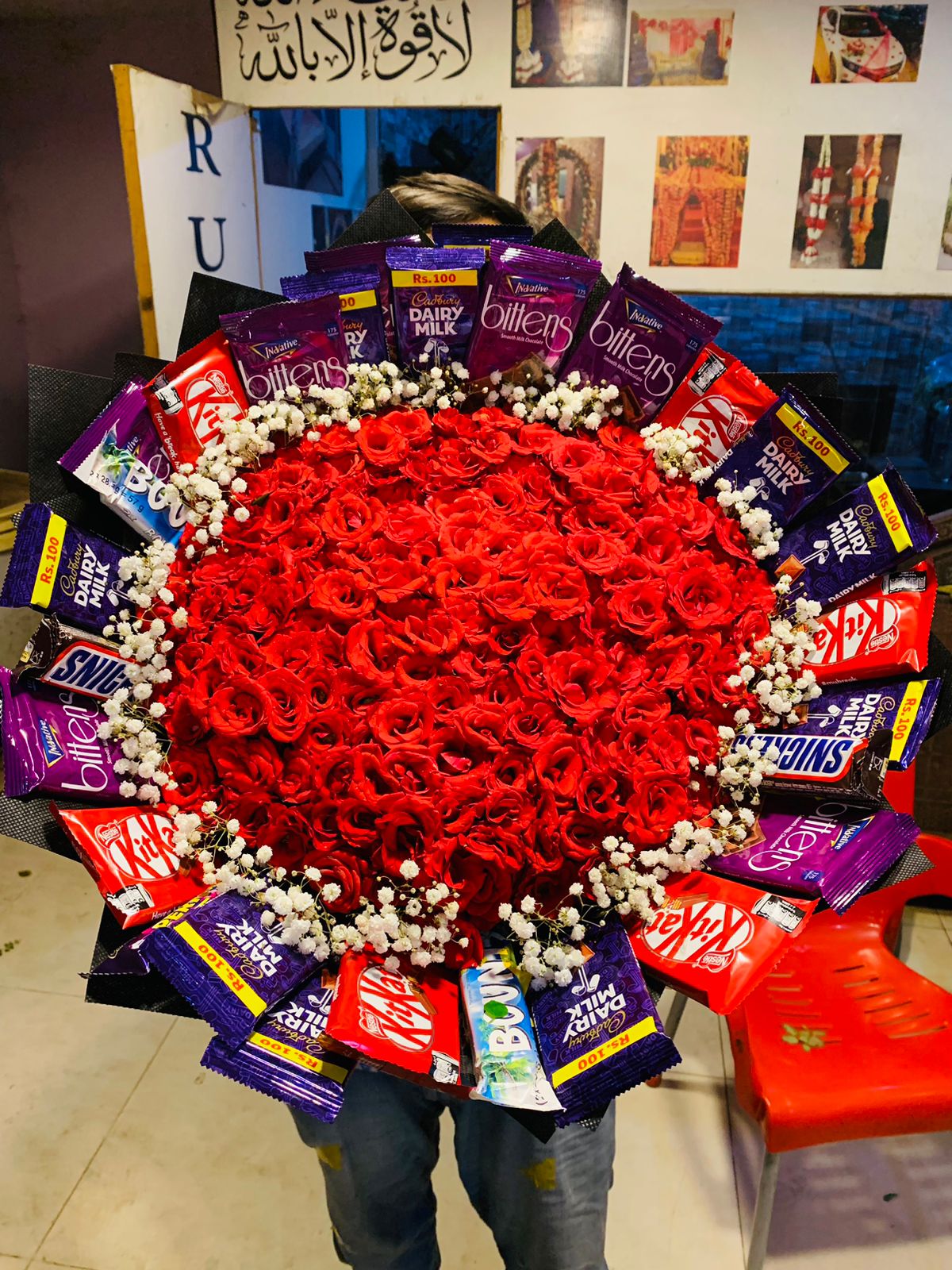 200 roses chocolate bouquet