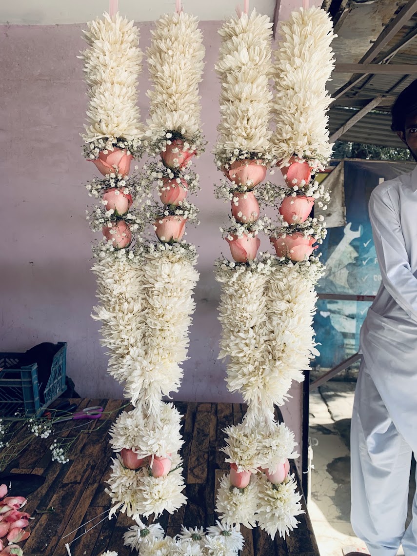 Fresh Flowers Pink & White Garland | Wedding Garland Karachi